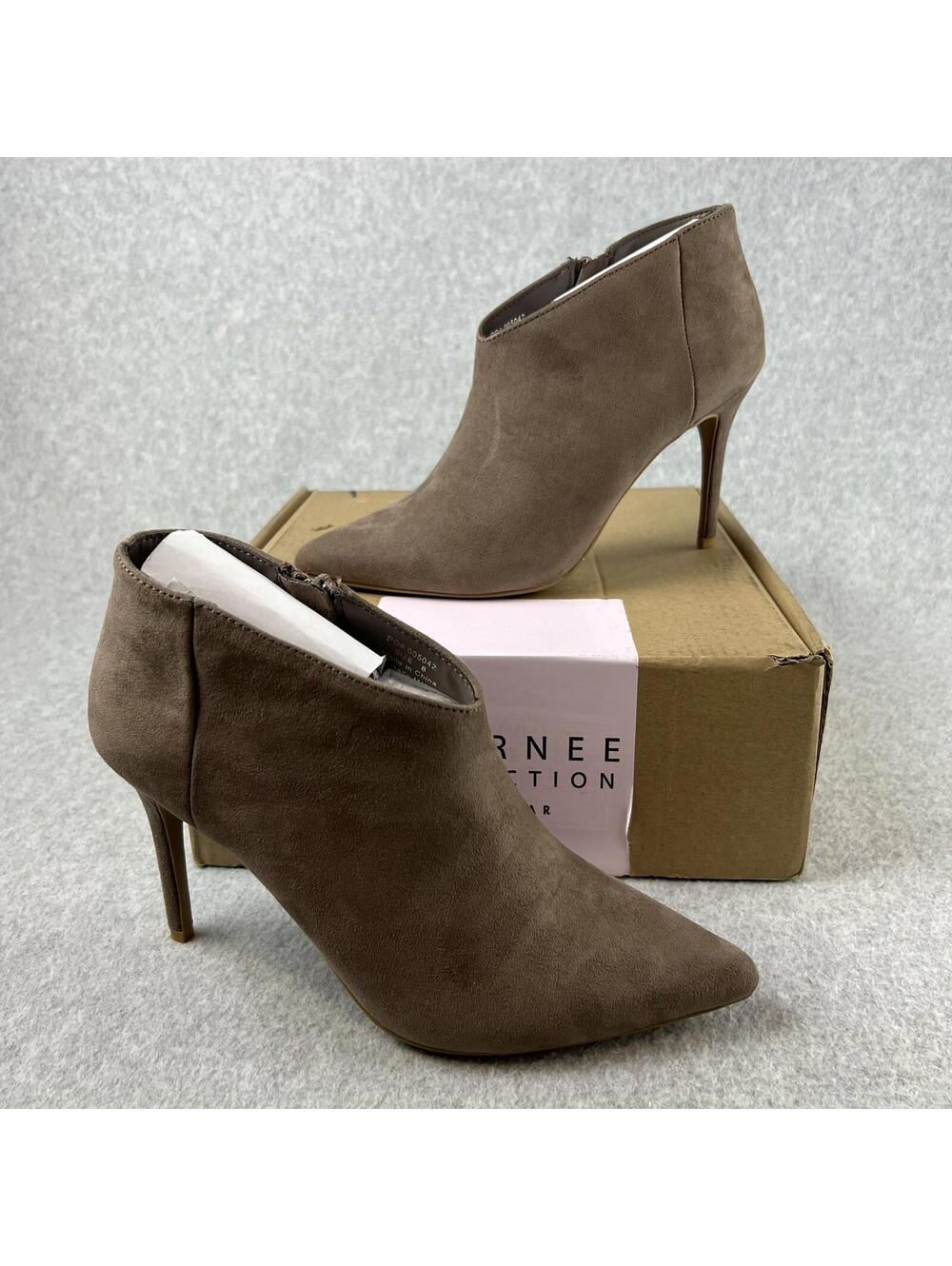 Journee Collection Womens Faux Suede Pointed Toe Low Ankle Boots Heels Size 8
